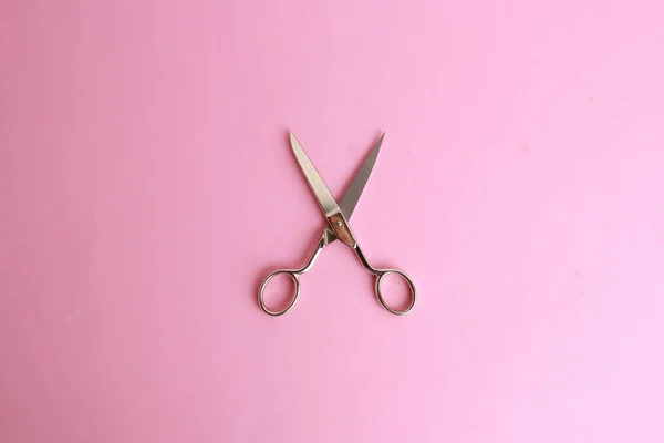 Шитье Ножниц Розовой Поверхности — стоковое фото