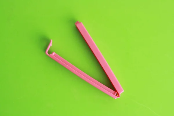 Una Clip Plastica Rosa Sacchetti Cibo — Foto Stock
