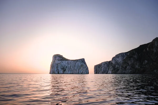 Una Foto Fascinante Hermoso Paisaje Marino Enormes Rocas — Foto de Stock