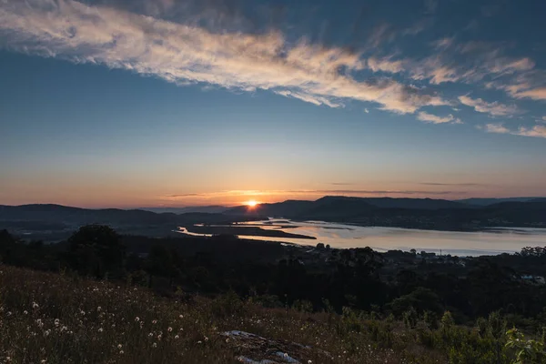 Fascinerande Utsikt Över Ett Landskap Solnedgången — Stockfoto