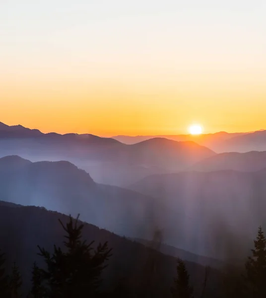 Krásná Scenérie Západu Slunce Nad Krásnou Krajinou — Stock fotografie