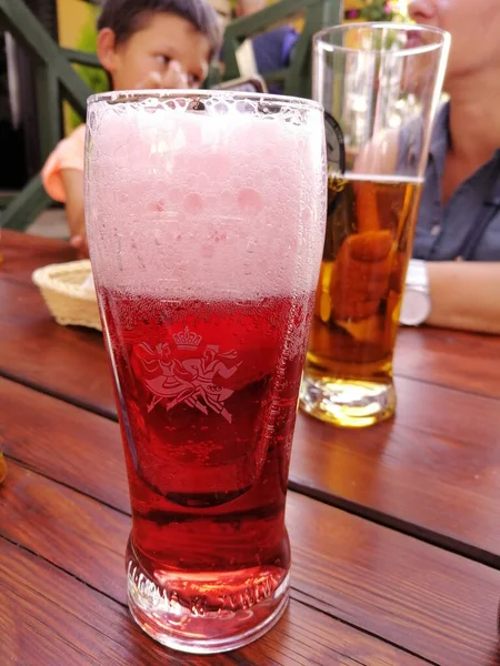 Tlen Polónia Agosto 2020 Cerveja Vermelha Com Sabor Copo Zywiec — Fotografia de Stock