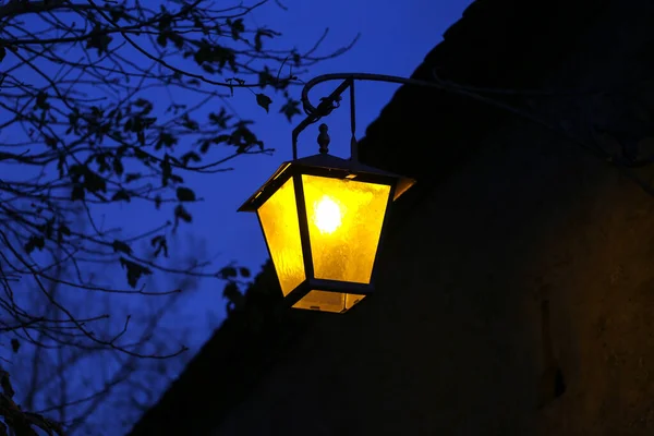 Este Utcai Lámpa — Stock Fotó
