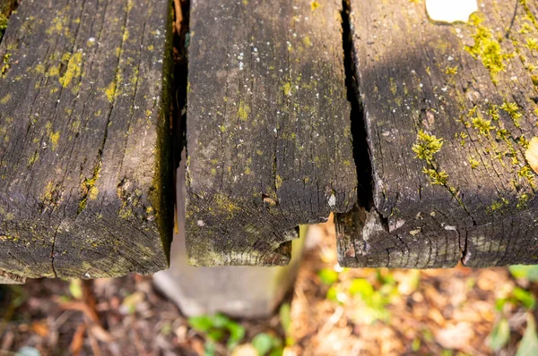 Tiro Close Uma Mesa Madeira Desgastada — Fotografia de Stock