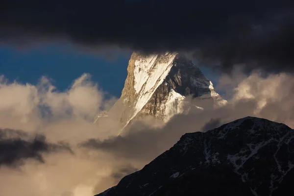 Vue Panoramique Des Montagnes Annapurna Dans Les Nuages Himalaya Népal — Photo