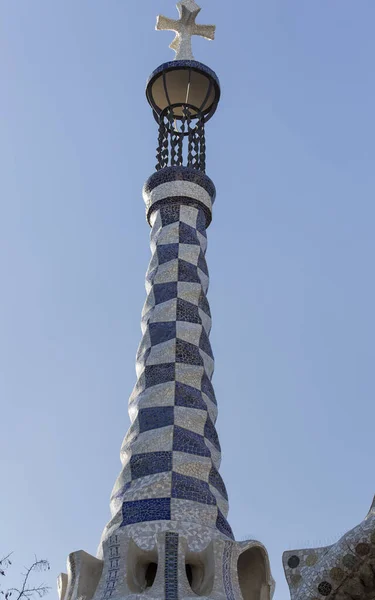 Eine Vertikale Aufnahme Des Turms Park Güell Barcelona Spanien — Stockfoto