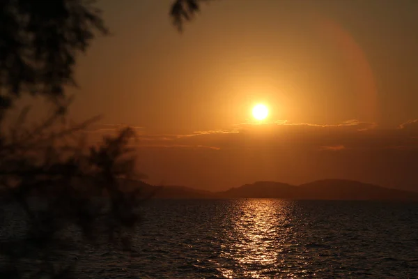 Belo Pôr Sol Sobre Lago — Fotografia de Stock