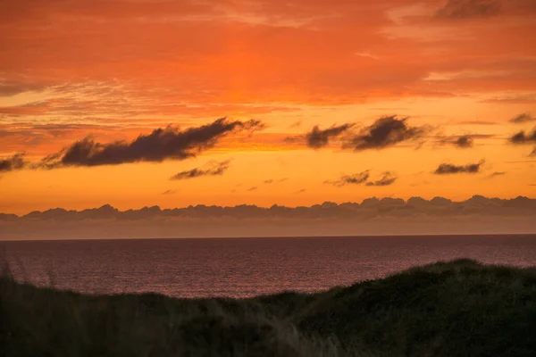 Una Vista Panorámica Sobre Paisaje Marino Una Colina Durante Atardecer —  Fotos de Stock