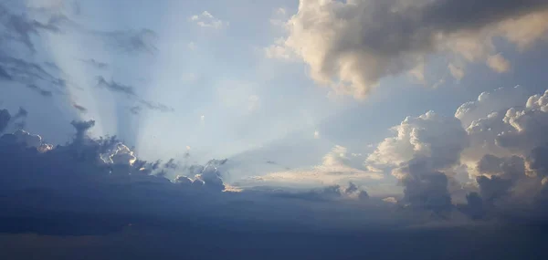 Eine Flache Aufnahme Der Schönen Wolkenlandschaft — Stockfoto