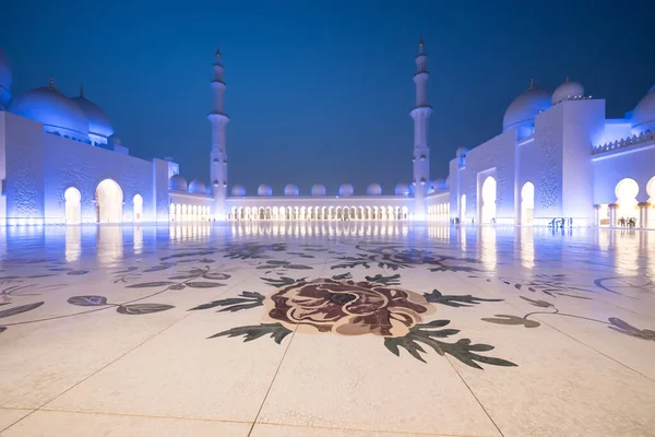 Abu Dhabi Emirados Arab Unidos Ago 2018 Abu Dhabi Emirados — Fotografia de Stock