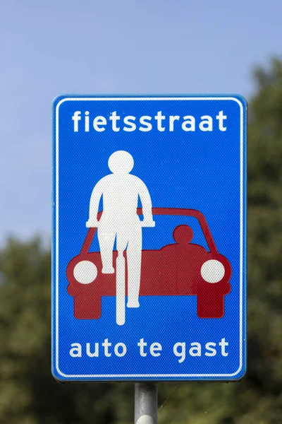 Almelo Netherlands Aug 2020 Traffic Sign Depicting Cyclist Car Red — Stock Photo, Image