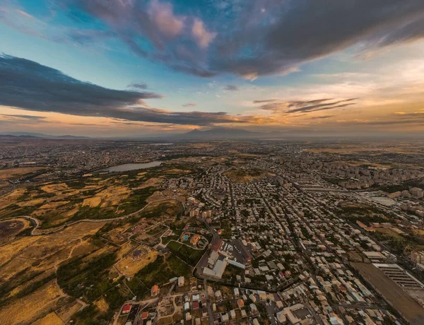 Аэросъемка Красивого Города Еревана Армении — стоковое фото