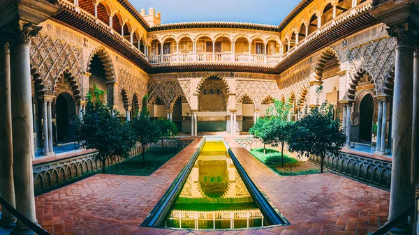 Kaunis Kuva Royal Alcazar Sevillassa Espanjassa — kuvapankkivalokuva