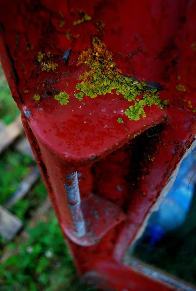 Plan Construction Métallique Rouillée Altérée Avec Peeling Peinture Rouge — Photo