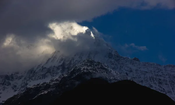 Malebný Záběr Pohoří Annapurna Mracích Himalájích Nepál — Stock fotografie