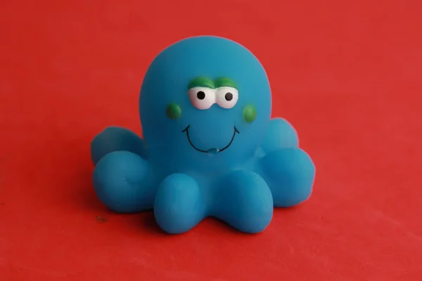 Tiro Perto Polvo Brinquedo Azul Uma Banheira — Fotografia de Stock
