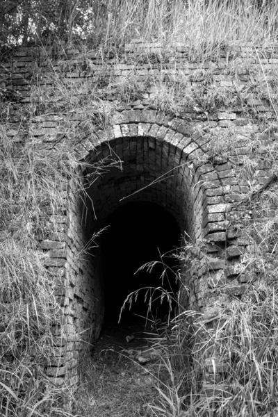 Plan Niveaux Gris Ancien Tunnel Abandonné — Photo