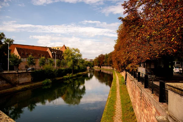 Een Prachtig Schot Vanuit Een Park Straatsburg Frankrijk — Stockfoto