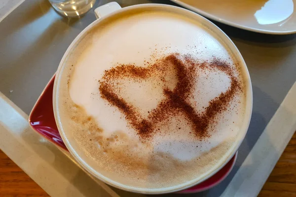 Ein Herz Auf Schaumstoff Cappuccino — Stockfoto