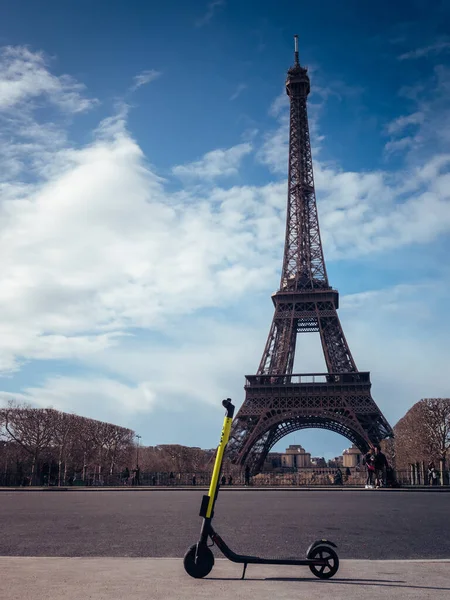 Pionowe Ujęcie Wieży Eiffla Paryż Francja — Zdjęcie stockowe