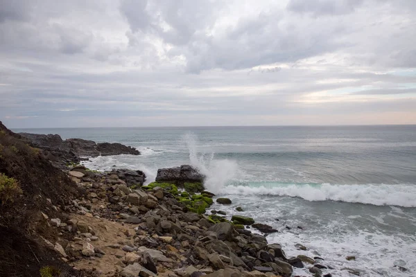 Una Vista Impresionante Del Mar Con Hermoso Paisaje Nublado Malibú — Foto de Stock