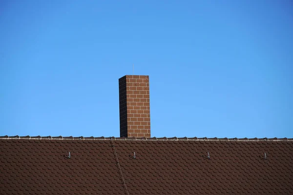 Pohled Starý Cihlový Komín Střeše — Stock fotografie