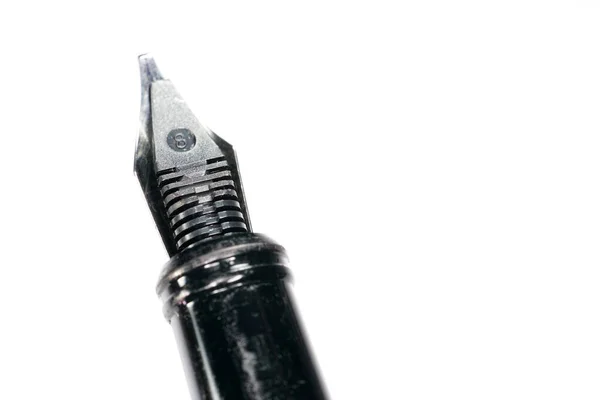 Een Close Shot Van Een Vulpen Geïsoleerd Een Witte Achtergrond — Stockfoto