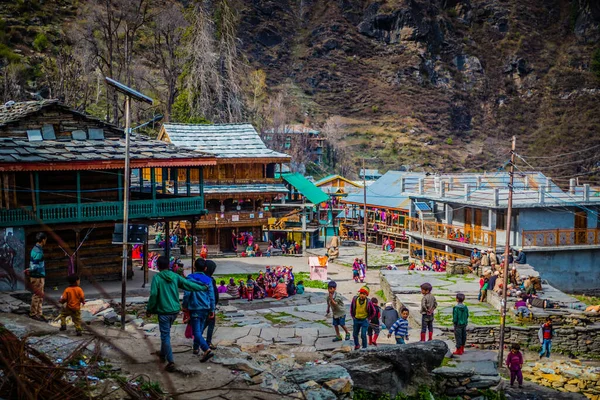 Malana Village India Kwi 2016 Malana Village Ludzie Uroczystości Życiowe — Zdjęcie stockowe