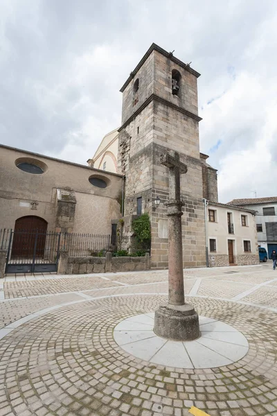 Navaconcejo Spanje Apr 2018 Steenkruis Stad Navaconcejo — Stockfoto