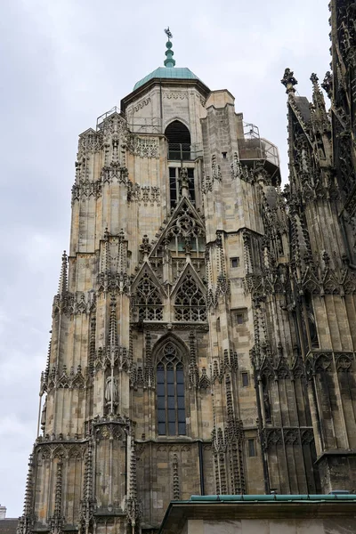 Een Lage Hoek Opname Van Stephen Cathedral Wenen Oostenrijk — Stockfoto