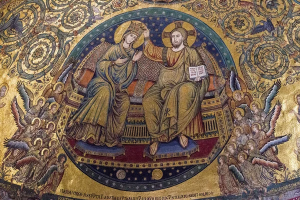 Kohtaus Neitsyt Marian Kruunajaisista Mosaiikki Pyhän Marian Majurin Basilikassa — kuvapankkivalokuva