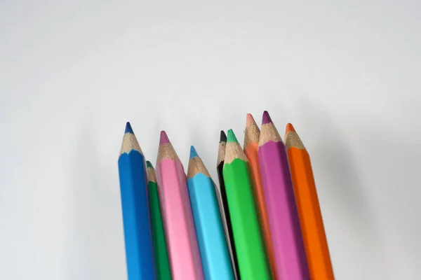 Plan Grand Angle Crayons Colorés Sur Fond Blanc — Photo