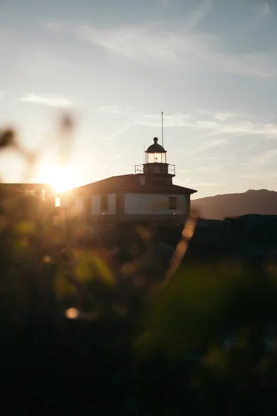 Luz Del Sol Naciente Cubriendo Edificio Arousa Galicia España — Foto de Stock