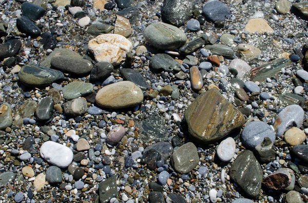 Крупный План Группы Небольших Круглых Камней Пляже — стоковое фото