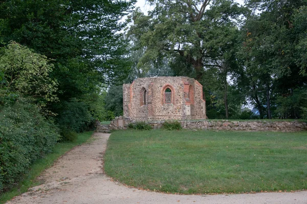 Almanya Polonya Sınırındaki Muskau Parkı Harabeleri — Stok fotoğraf