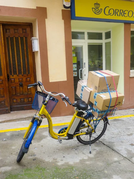 Malpartida Plasencia España Diciembre 2018 Una Bicicleta Oficina Correos Cargada — Foto de Stock