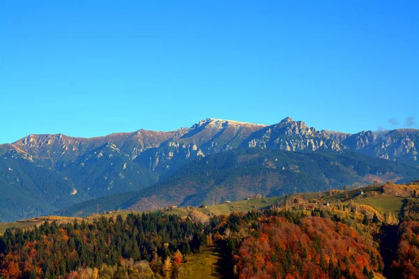 Schöne Aufnahme Einer Landschaft Mit Bucegi Bergen Herbst — Stockfoto