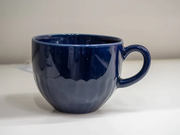 Eine Selektive Fokusaufnahme Einer Blauen Tasse — Stockfoto