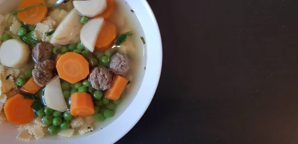 Traditional Hungarian liver dumpling soup made with lot of vegetables — Stock Image Traditional Hungarian Liver Dumpling Soup Made Lot Vegetables Stock Picture