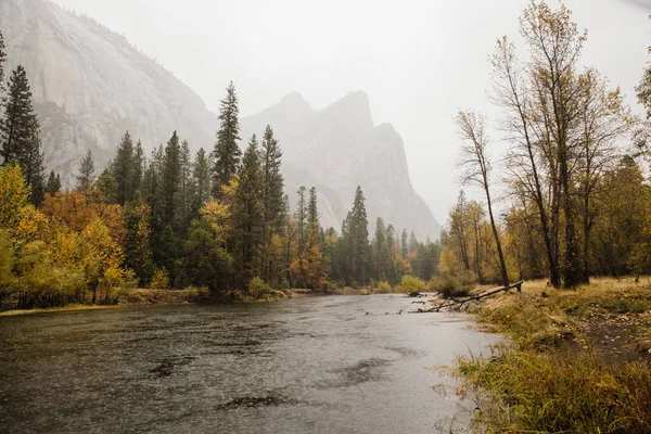 Ohromující Široký Záběr Yosemitského Národního Parku Podzim Kalifornie Usa — Stock fotografie