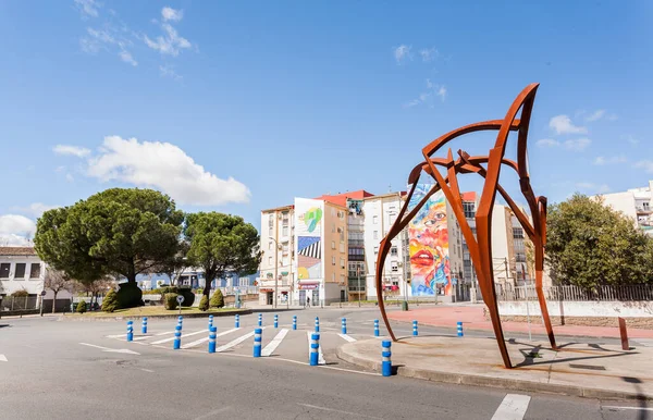 Plasencia スペイン 2018年3月25日 様々な落書きや鉄の彫刻 ビャールの町 家や建物の異なる景色 — ストック写真