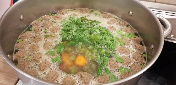 Traditionelle Ungarische Leberknödelsuppe Mit Viel Gemüse — Stockfoto