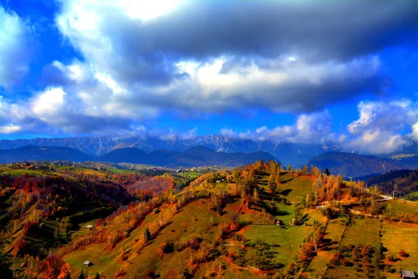 Piękne Ujęcie Krajobrazu Górami Bucegi Jesienią — Zdjęcie stockowe