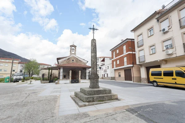 Navaconcejo スペイン 2018年4月11日 Navaconcejo町の石の十字架 — ストック写真