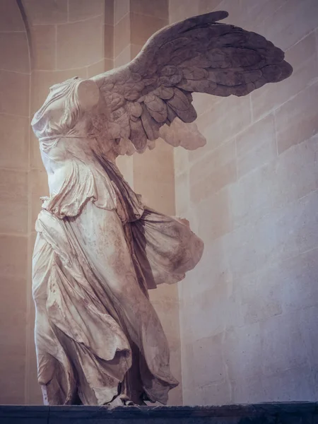 Uma Bela Foto Vitória Alada Escultura Samotrácia Museu Louvre — Fotografia de Stock