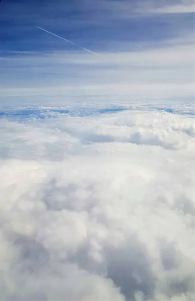 Красиві Пейзажі Землі Білі Хмари Видно Площини — стокове фото