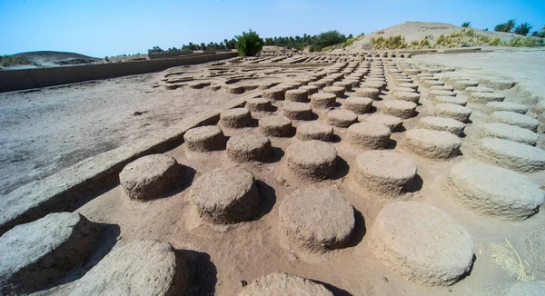 Kolumny Dużym Odnowionym Archeologicznym Miejscu Nilu Sudanie Afryce — Zdjęcie stockowe