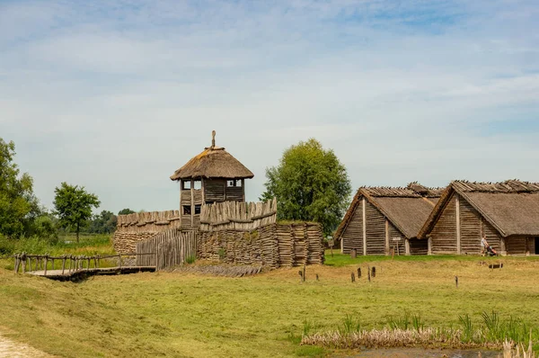 Biskupin Pologne Août 2020 Maisons Bois Fortat Musée Archéologique Extérieur — Photo