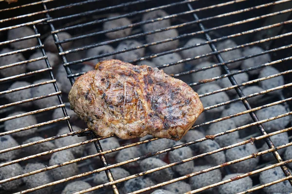 Een Dichtbij Shot Van Een Varkensvlees Barbecue Een Grill — Stockfoto