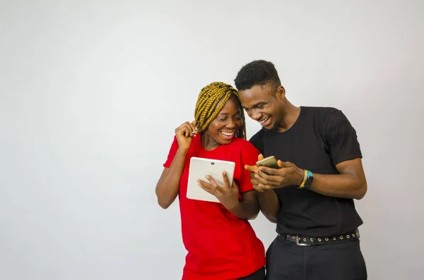 Cute African Couple Looking Phone Smiling — Stock Photo, Image